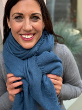 Lade das Bild in den Galerie-Viewer, WOLKENSCHAL WS100- 7 Denim