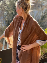 Lade das Bild in den Galerie-Viewer, WOLKENSCHAL Kaschmir - Mocca