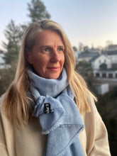 Lade das Bild in den Galerie-Viewer, WOLKENSCHAL Kaschmir - Azur