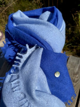 Lade das Bild in den Galerie-Viewer, WOLKENSCHAL WS300 - 504 Dazzling-Serenity
